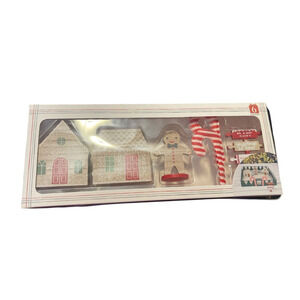 Christmas Props Gingerbread Bakery 2023 For Tiered Tray Wood & Fabric 6 Pc New